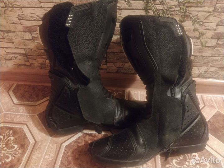 Мотоботы forma mirage