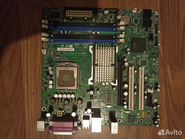 Материнская плата с процессором
