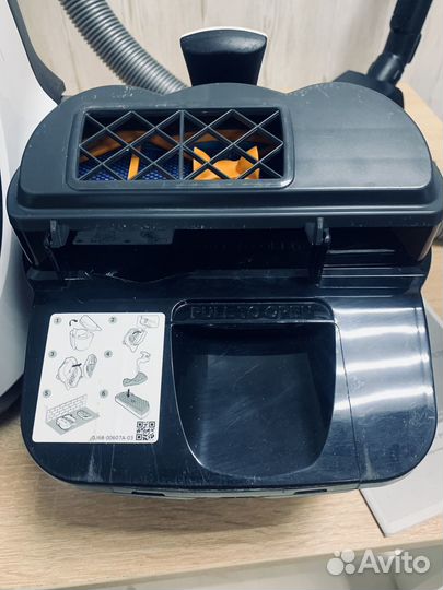 Пылесос Samsung VCC8835V37