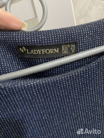 Платье женское