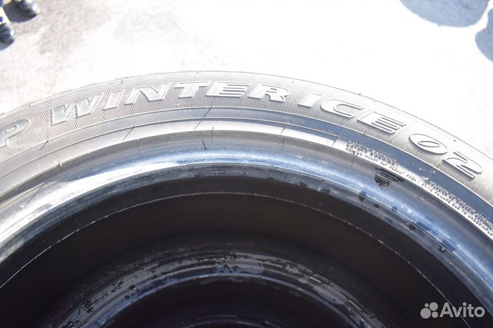 Dunlop SP Winter Ice 02 235/55 R17 103T