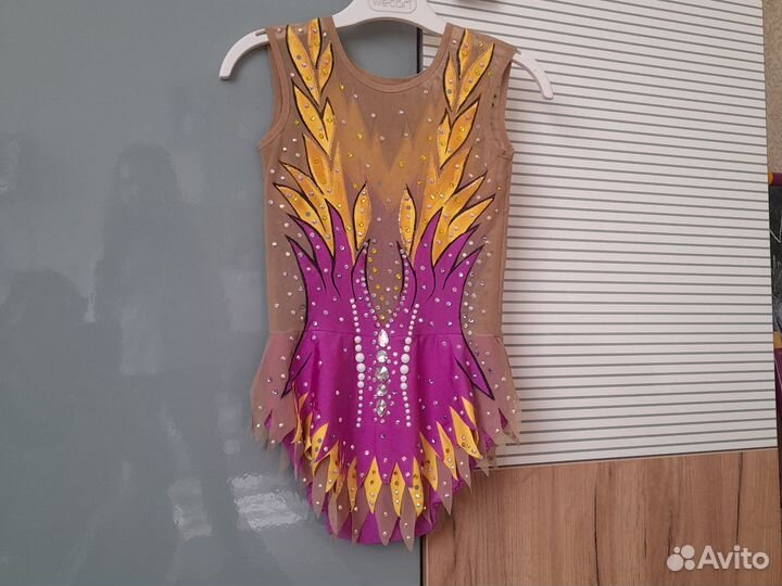 Продам купальник для художественной гимнастики