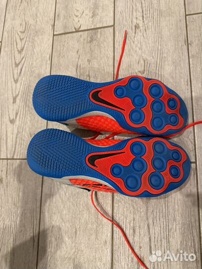 Футзалки Nike React Gato