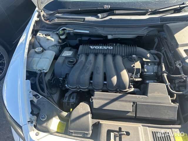 Volvo S40 разбор (капот, фара, бампер, крыло)