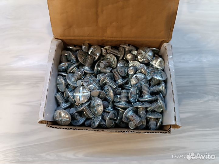 Винт с крестообразным шлицем М6х10 CM010610 дкс