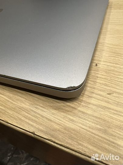 Apple macbook pro 13 2018 4порта 8/256