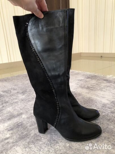 Женские кожаные сапоги Новые