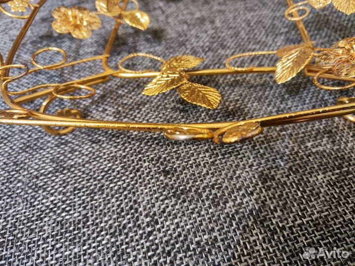 Блюдо на подставке для фруктов