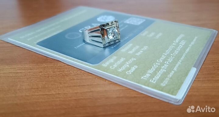 Серебряные перстни-печатки с муассанитами