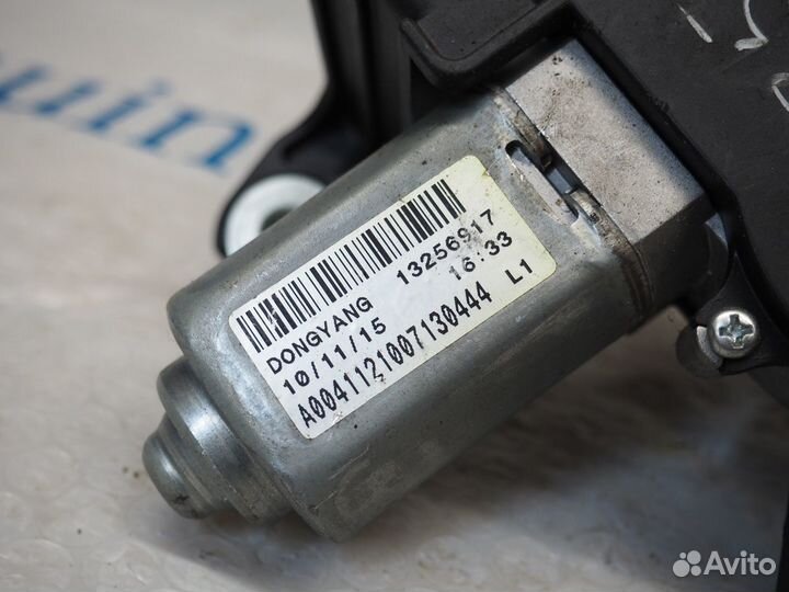 Моторчик стеклоочистителя задний Opel Astra J