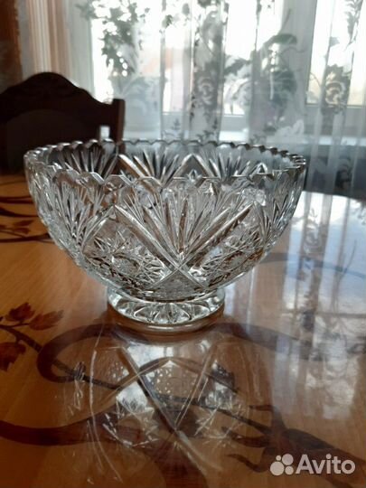 Хрустальная ваза