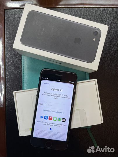 Телефон iPhone 7