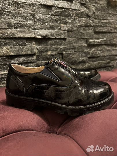 Черные лаковые лоферы 32 размер