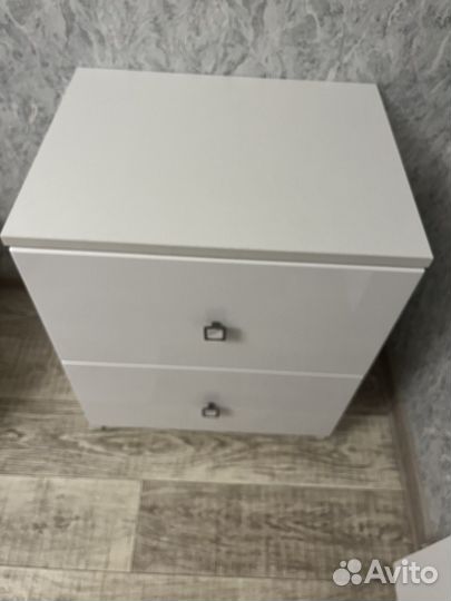 Тумба прикроватная