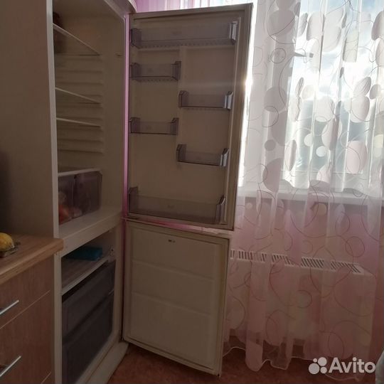 Продам холодильник рабочий бу