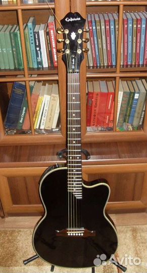 Электроакустическая гитара Epiphone SST Studio