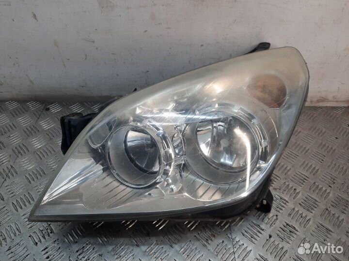 Фара передняя левая Opel Astra универсал 1.8