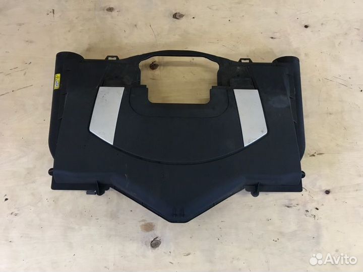 Корпус воздушного фильтра Mercedes Benz Gl450