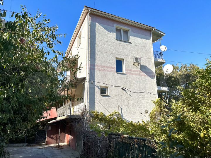 Дом 287 м² на участке 5,5 сот.