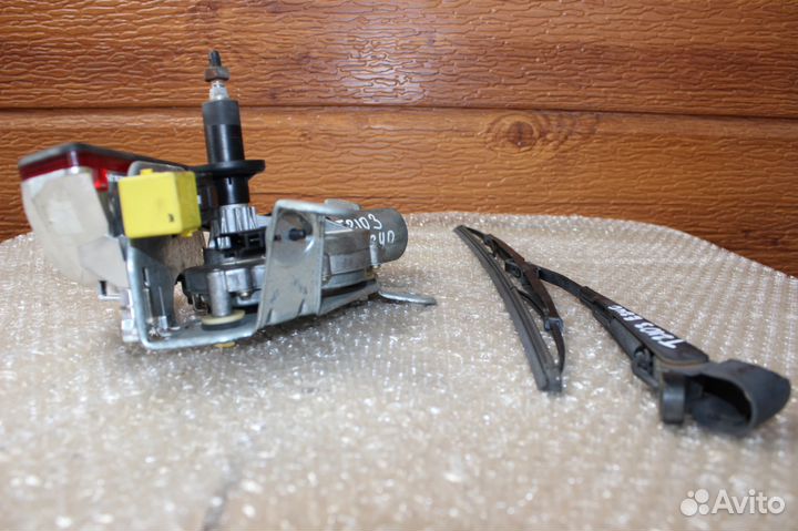 Задний стеклоочиститель Mercedes E-Class S210