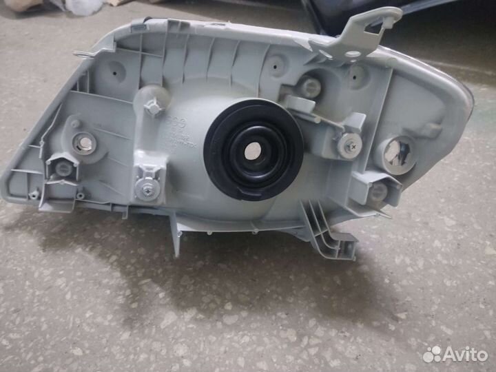 Фары Тойота Королла 120. 00-02 г.в. депо