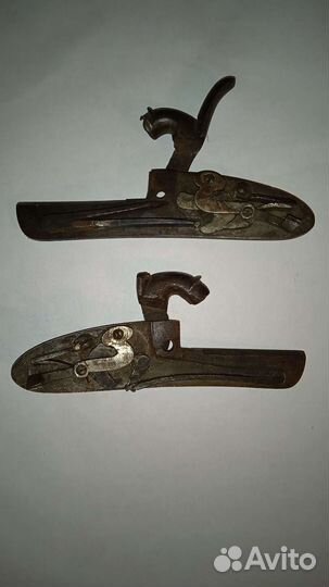 Ударноспусковой механизм,пороховница старинная