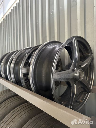 Accelera 651 2.25/4.5 R4 19B