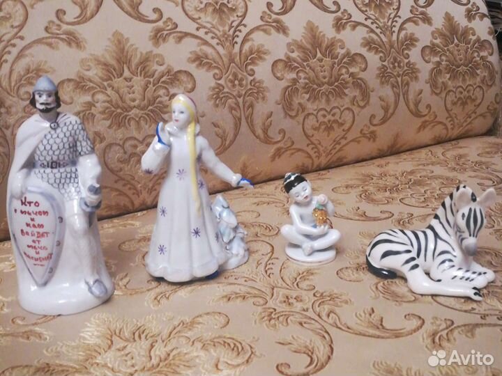 Статуэтки фарфоровые старинные