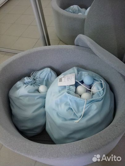 Сухой бассейн с шариками