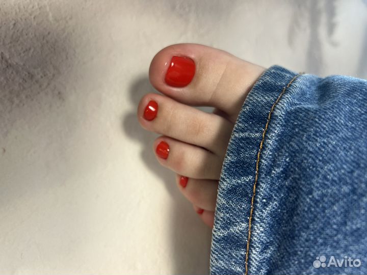 Модель на педикюр