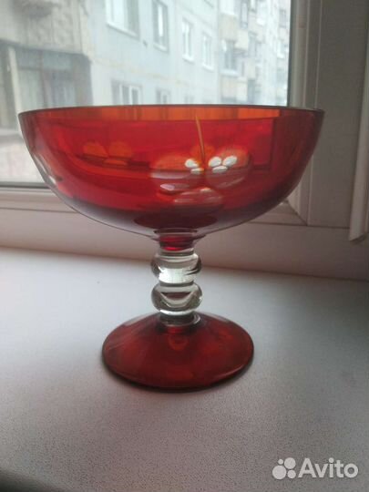 Конфетница красная