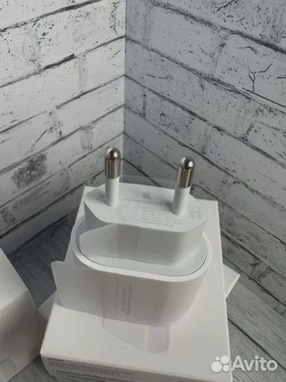 Блок быстрой зарядки для iPhone 20w