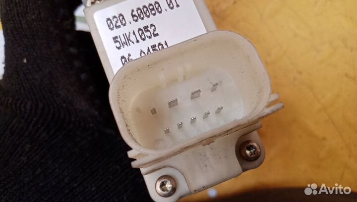 Моторчик стеклоподъемника 7-серия E65/E66