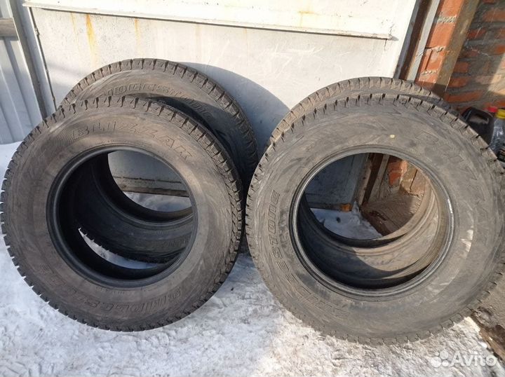 Bridgestone Blizzak DM-V1 235/75 R17 108R