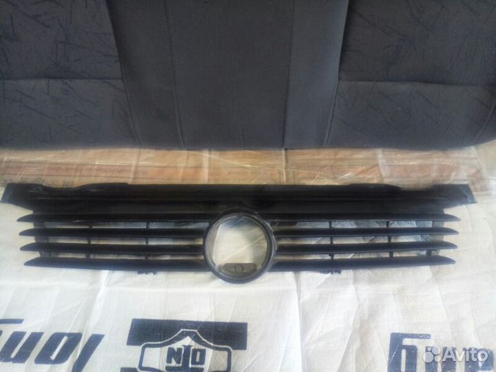 Решетка радиатора Volkswagen Transporter T4