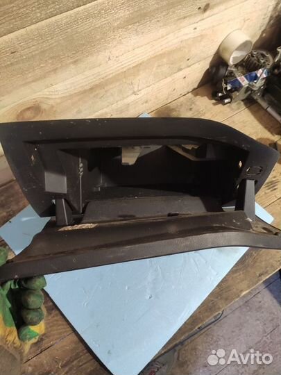 Бардачок Ford Focus 3