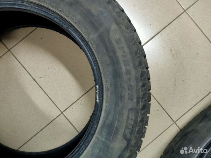 Bridgestone Blizzak Spike-02 235/65 R17 108