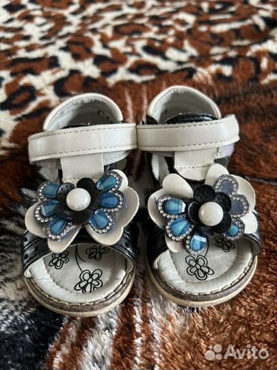 Сандалии для девочки