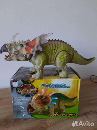 Динозавр, новый, большой