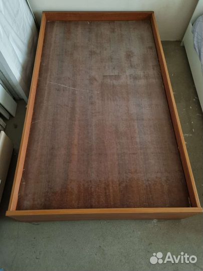 Кровать с матрасом