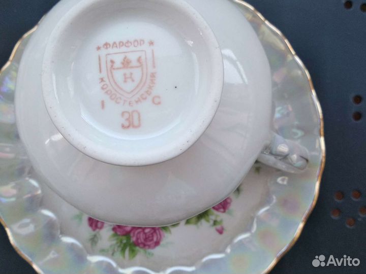 Чайные чашки с блюдцами