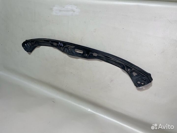 Toyota Prado 150 09- Кронштеин бампера центральный