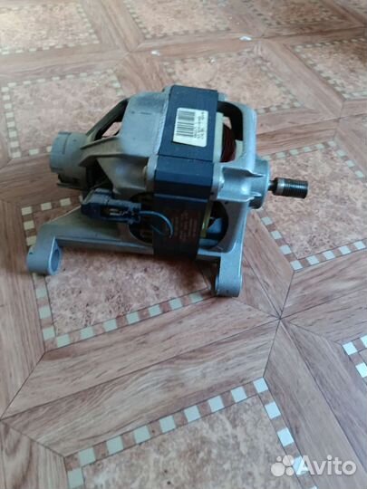 Двигататель стиральной машины ariston