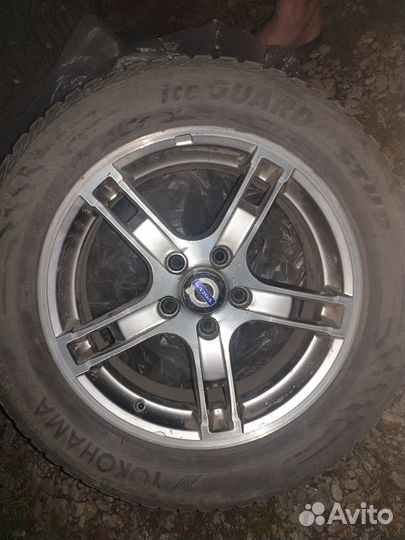 R16 Yokohama Ice Guard Stud IG55 215/55, PCD 5x108 DIA 63.3