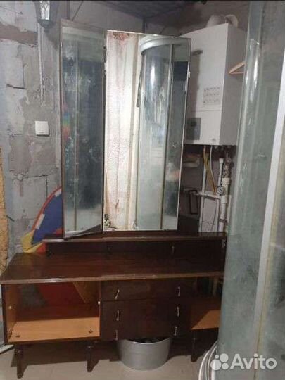 Разная старая мебель