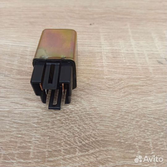 Реле стартера скутера Honda