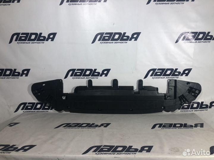 Накладка переднего бампера Toyota Camry 8 XV70 (20