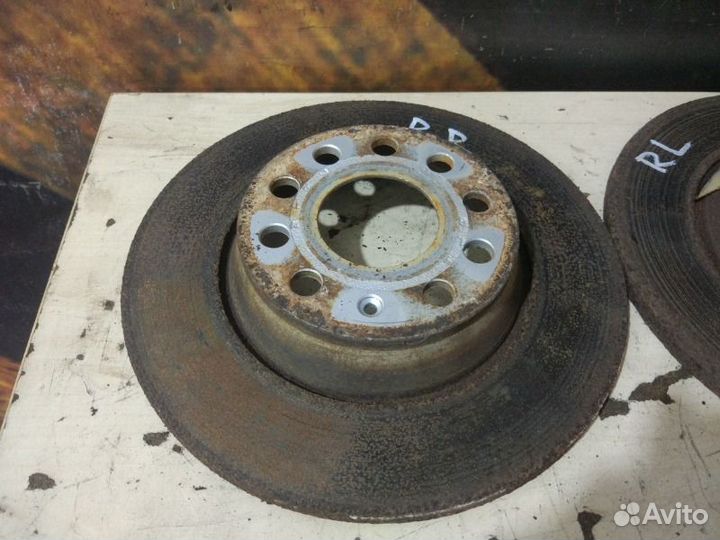 Тормозной диск задний Volkswagen Passat Variant B6