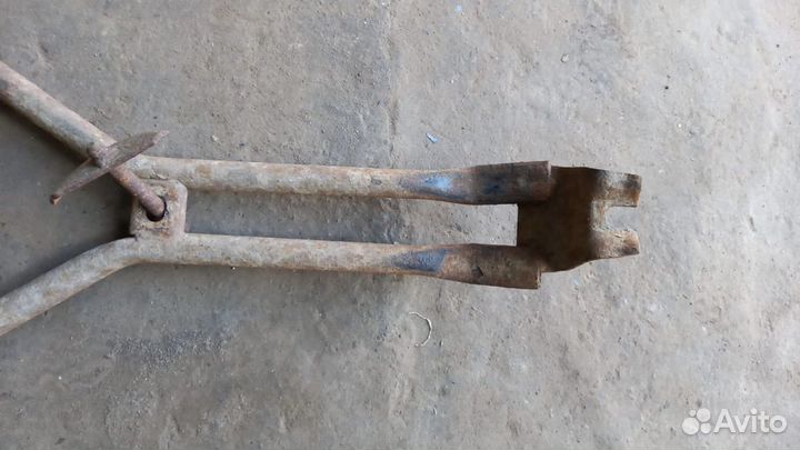 Крепление запаски УАЗ 452 Буханка