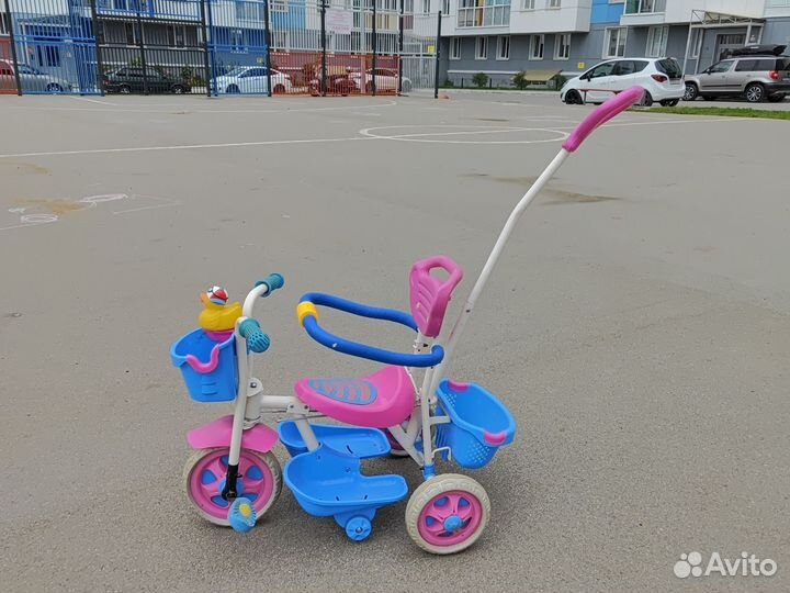 Трехколесный велосипед с родительской ручкой